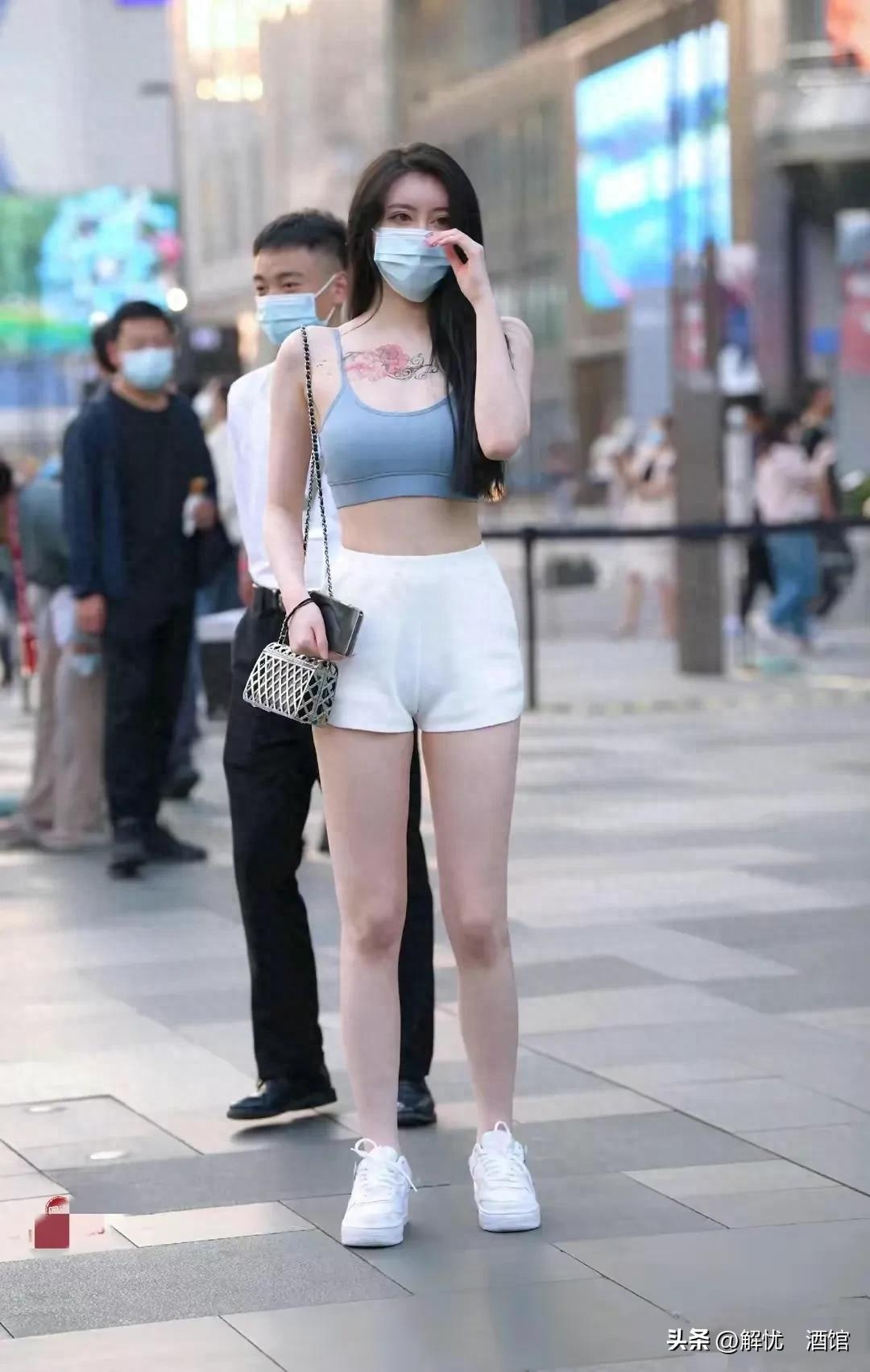 我于窗中窥伤鹤，恰如仰头见春台(图9)