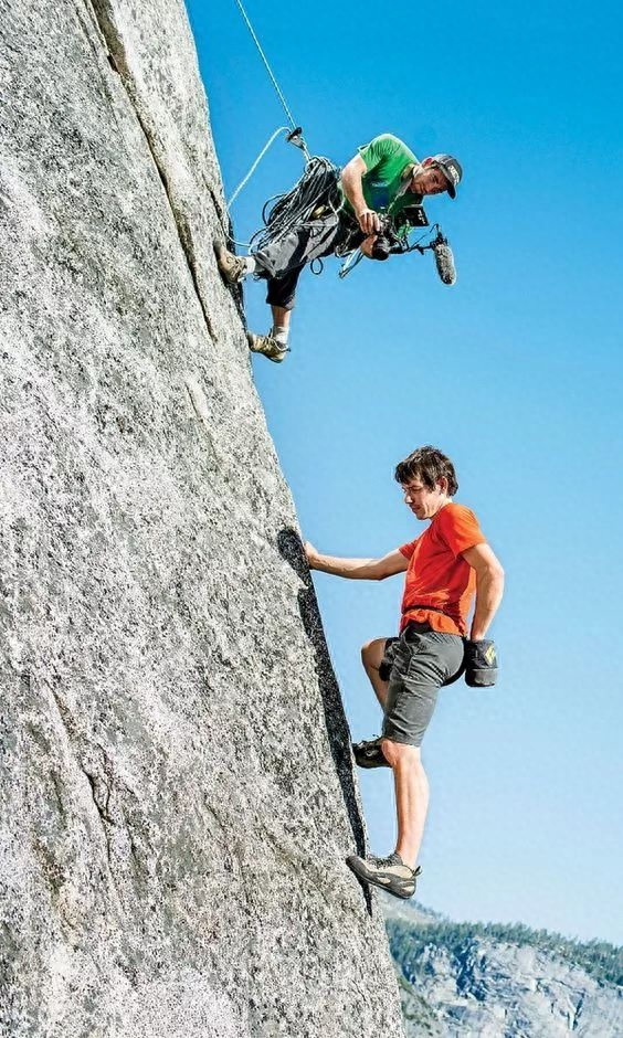 奥斯卡最佳纪录片《徒手攀岩》：不要控制恐惧，而要消除恐惧(图15)