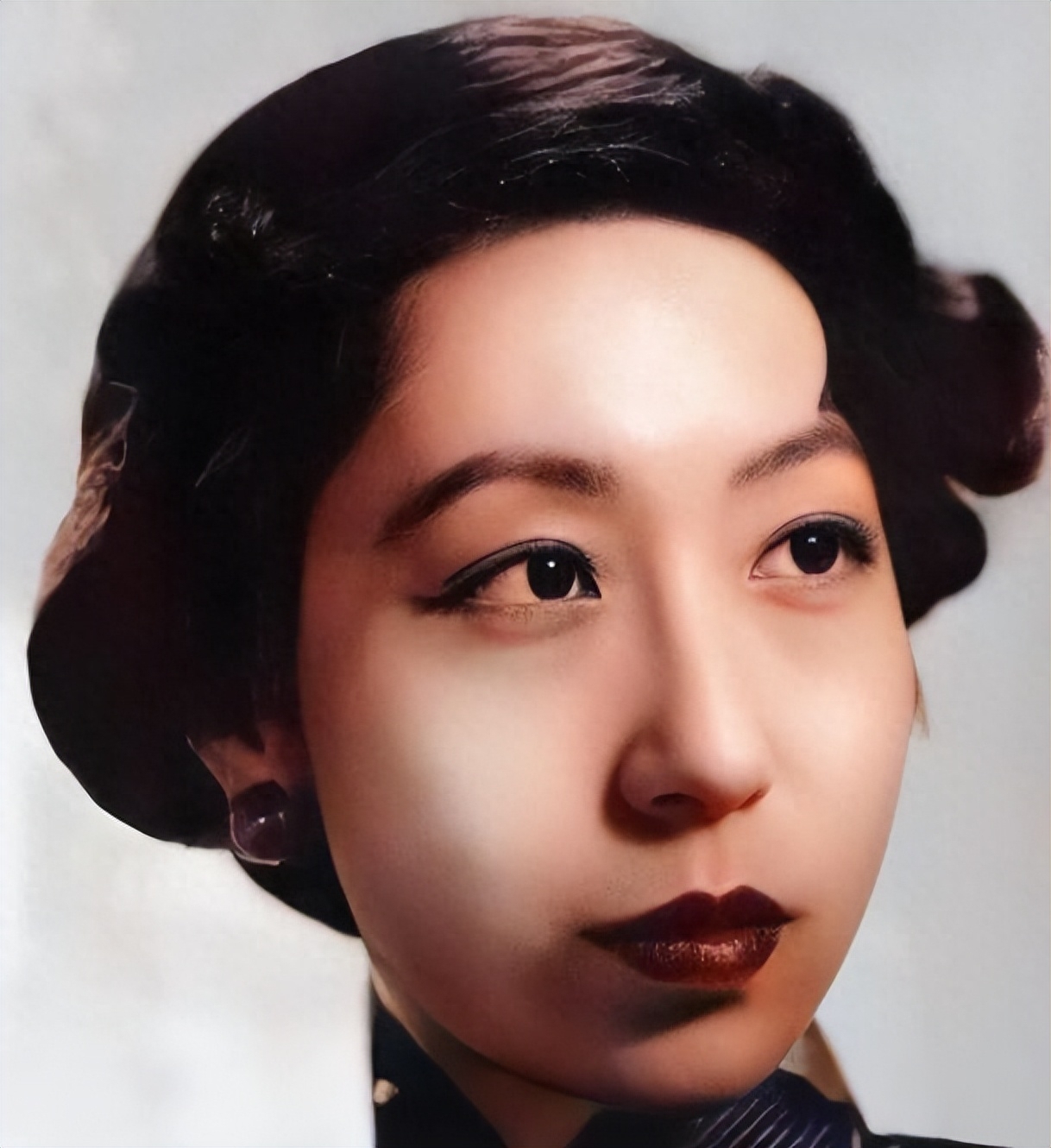 嫁给红玫瑰 or 白玫瑰：张爱玲名言解读(图1)