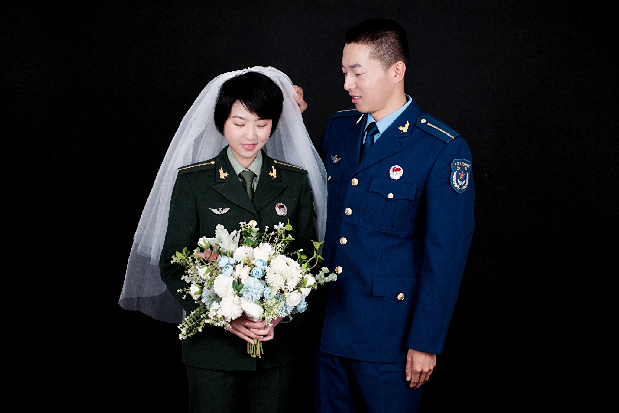 军恋：愿我用尽这世间的温柔，只为把你守侯(图3)