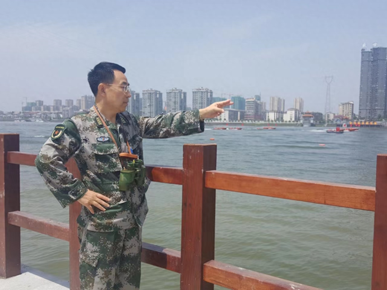 致敬军装（组诗）(图1)