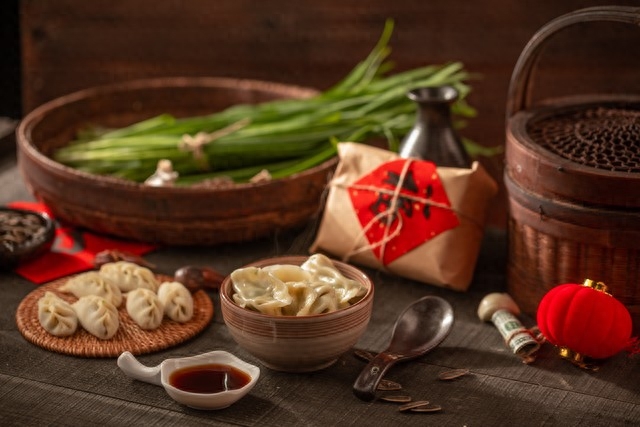 “圆魄上寒空，皆言四海同”，各节日优美诗句摘抄(图1)