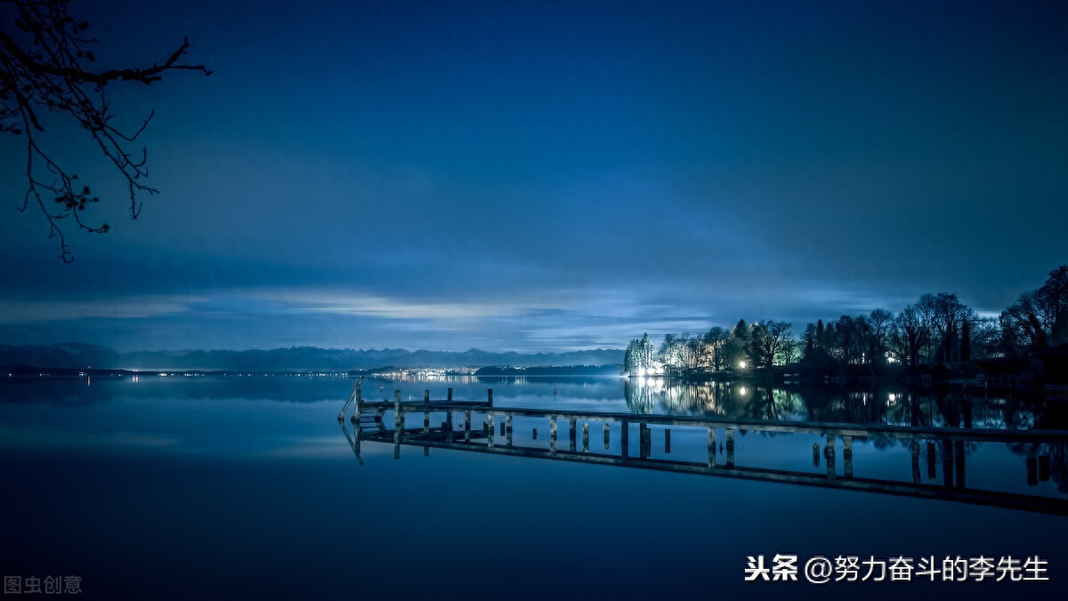 明月引人思，城市夜未央(图1)