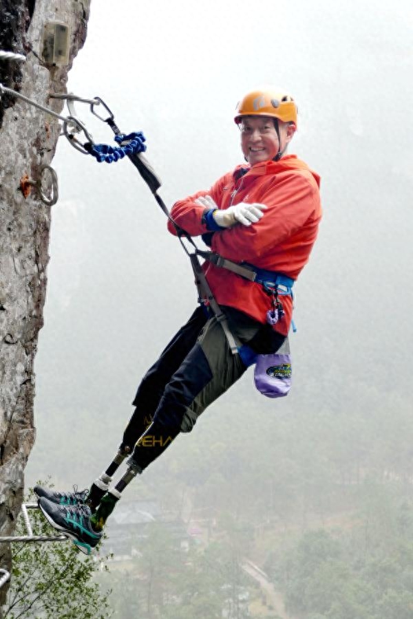 “无腿勇士”夏伯渝：登顶珠峰不是终点，回家才是(图4)