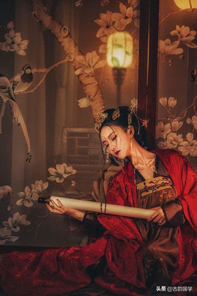 200句桃花诗词：去年今日此门中，人面桃花相映红，怎能错过(图3)