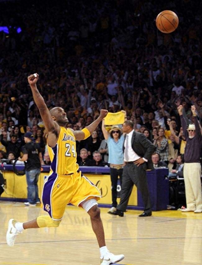 科比：只要热爱的事情，我就会百分百投入，曼巴精神在我的体内！(图8)