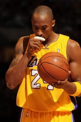 科比：只要热爱的事情，我就会百分百投入，曼巴精神在我的体内！(图15)