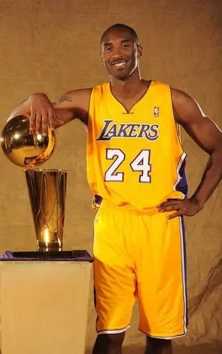 科比：只要热爱的事情，我就会百分百投入，曼巴精神在我的体内！(图17)