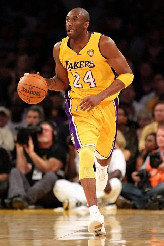 科比：只要热爱的事情，我就会百分百投入，曼巴精神在我的体内！(图19)