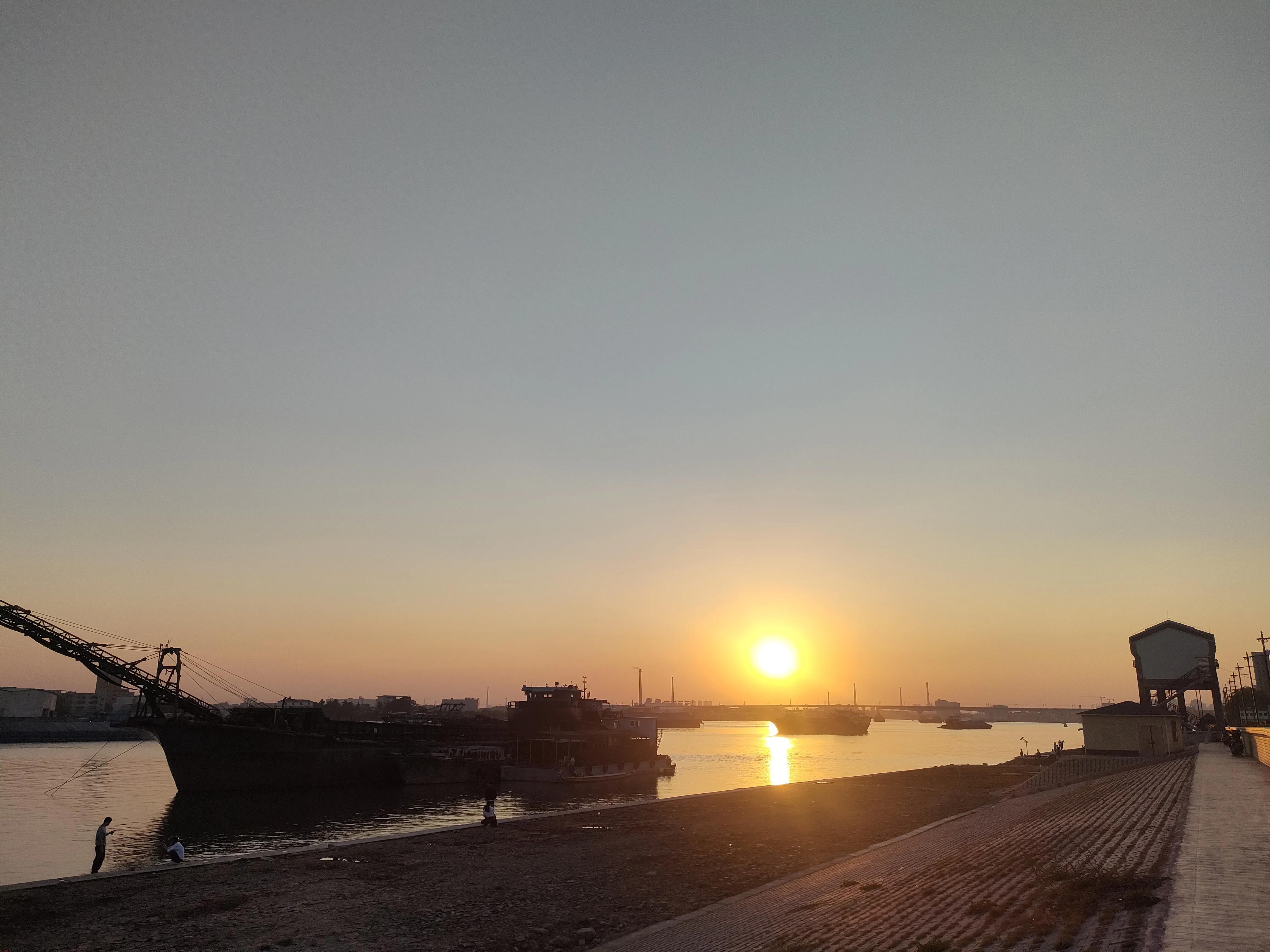 日落文案｜日落黄昏的浪漫温柔句子(图3)