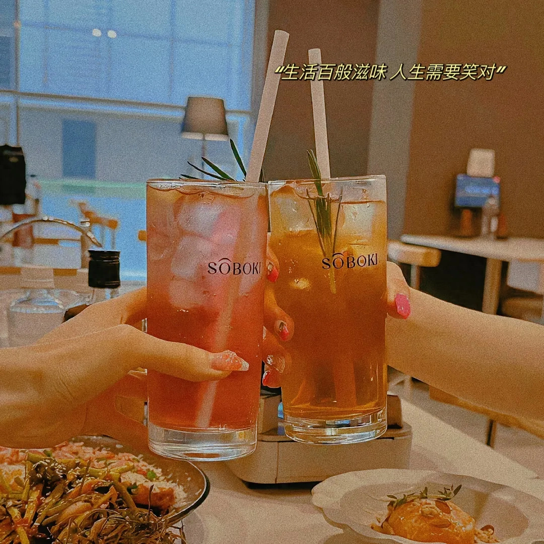 16句抖音很火的句子｜但凡你狠心一点，生活也不会反复折磨你。(图1)