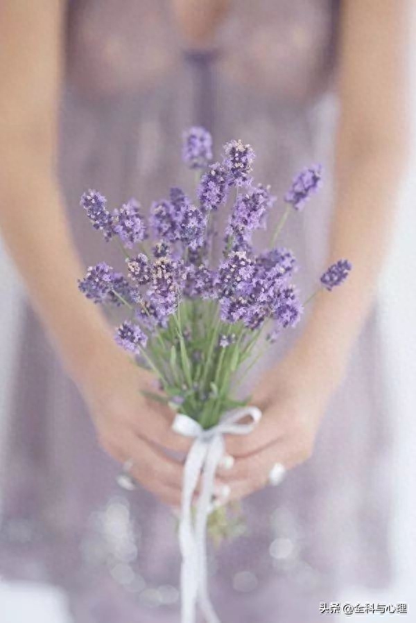 有关青春的励志句子，适合发说说的好句子！(图1)