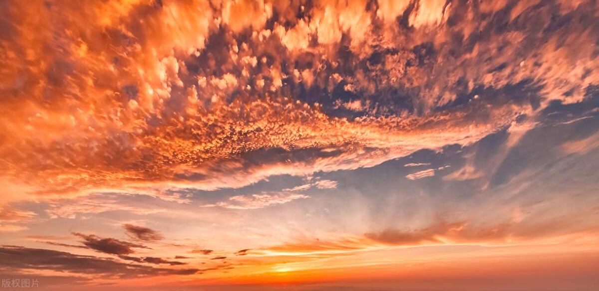 40句黄昏与日落的文案：落日归山海，山海藏深意，余晖伴晚霞(图2)