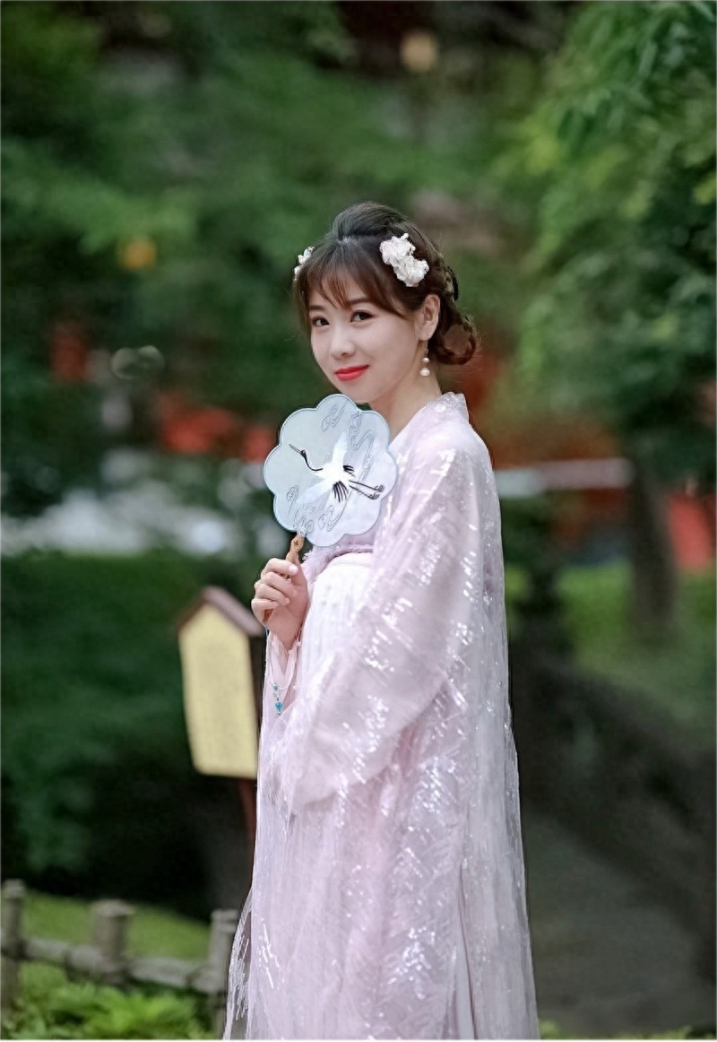 汉服之美，一梦千年；晨钟暮鼓，静守流年(图7)