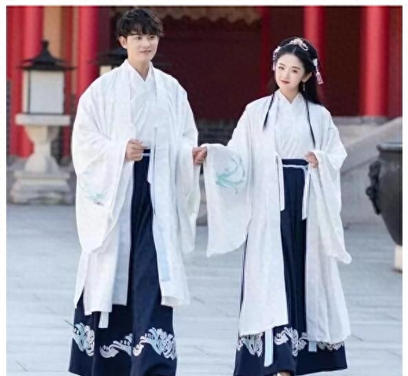 汉服之美，一梦千年；晨钟暮鼓，静守流年(图14)