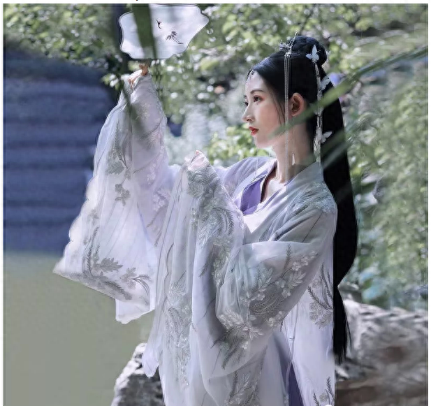 汉服之美，一梦千年；晨钟暮鼓，静守流年(图15)