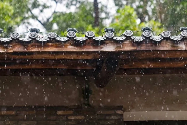 下雨了，朋友圈的文案准备好了吗？(图1)