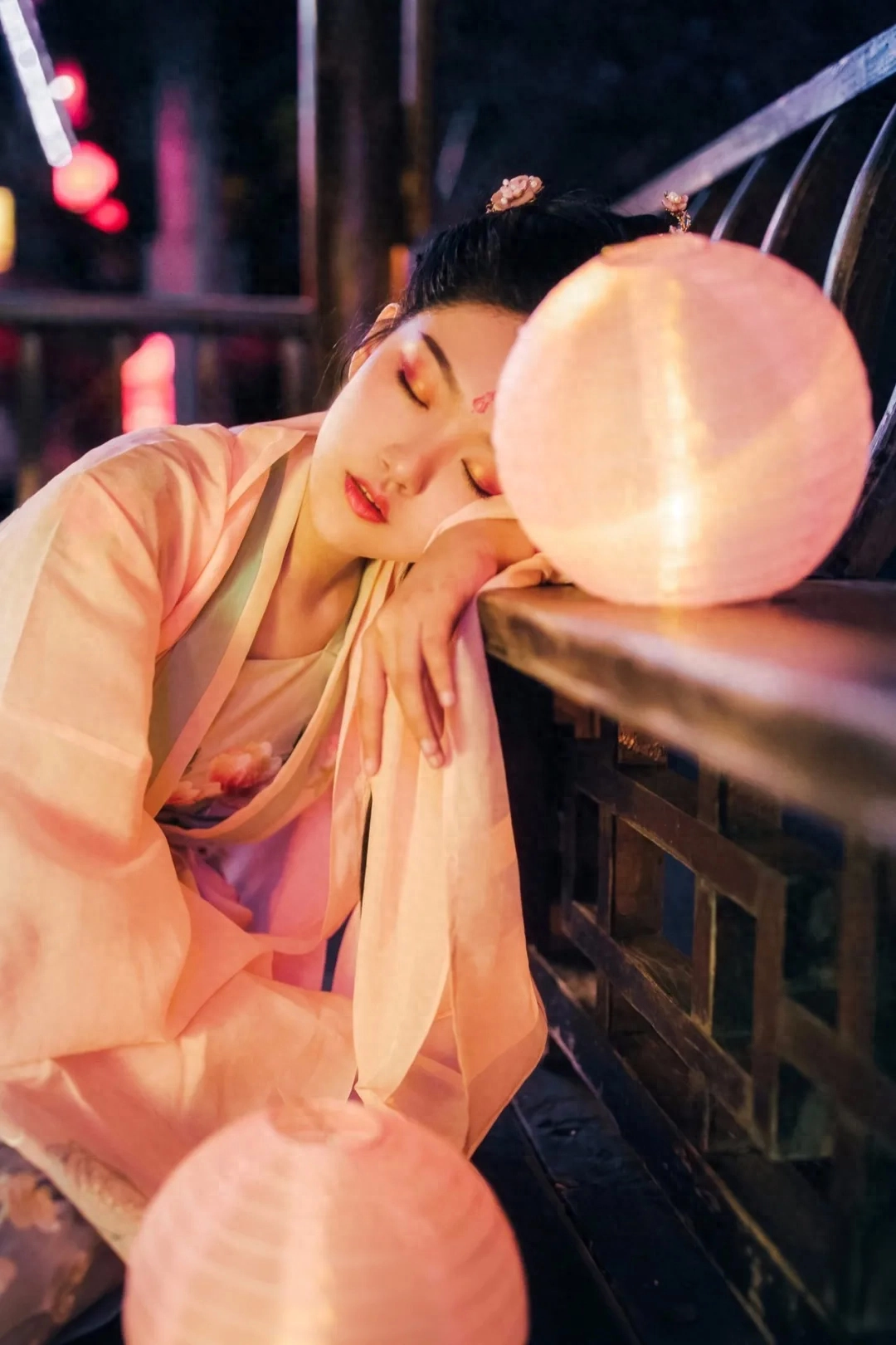 李白：花间一壶酒，独酌无相亲(图2)