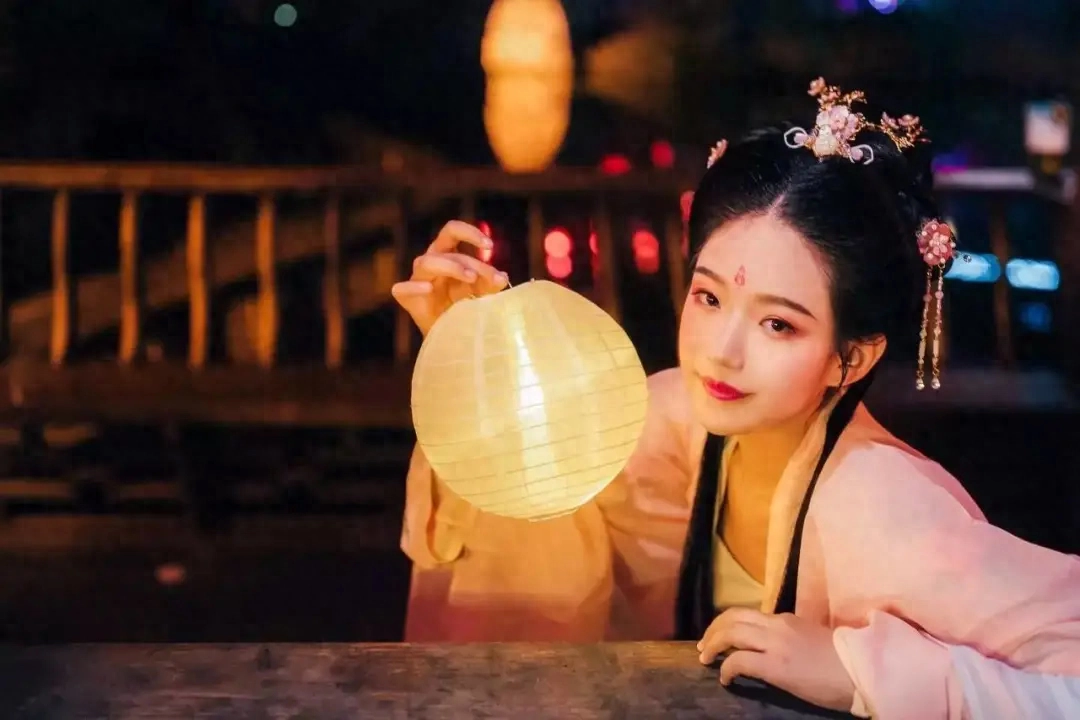 李白：花间一壶酒，独酌无相亲(图4)