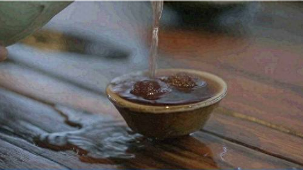 李白的四首诗词，道尽喝酒的“悲愁喜乐”，四种酒你想品尝哪一种(图5)