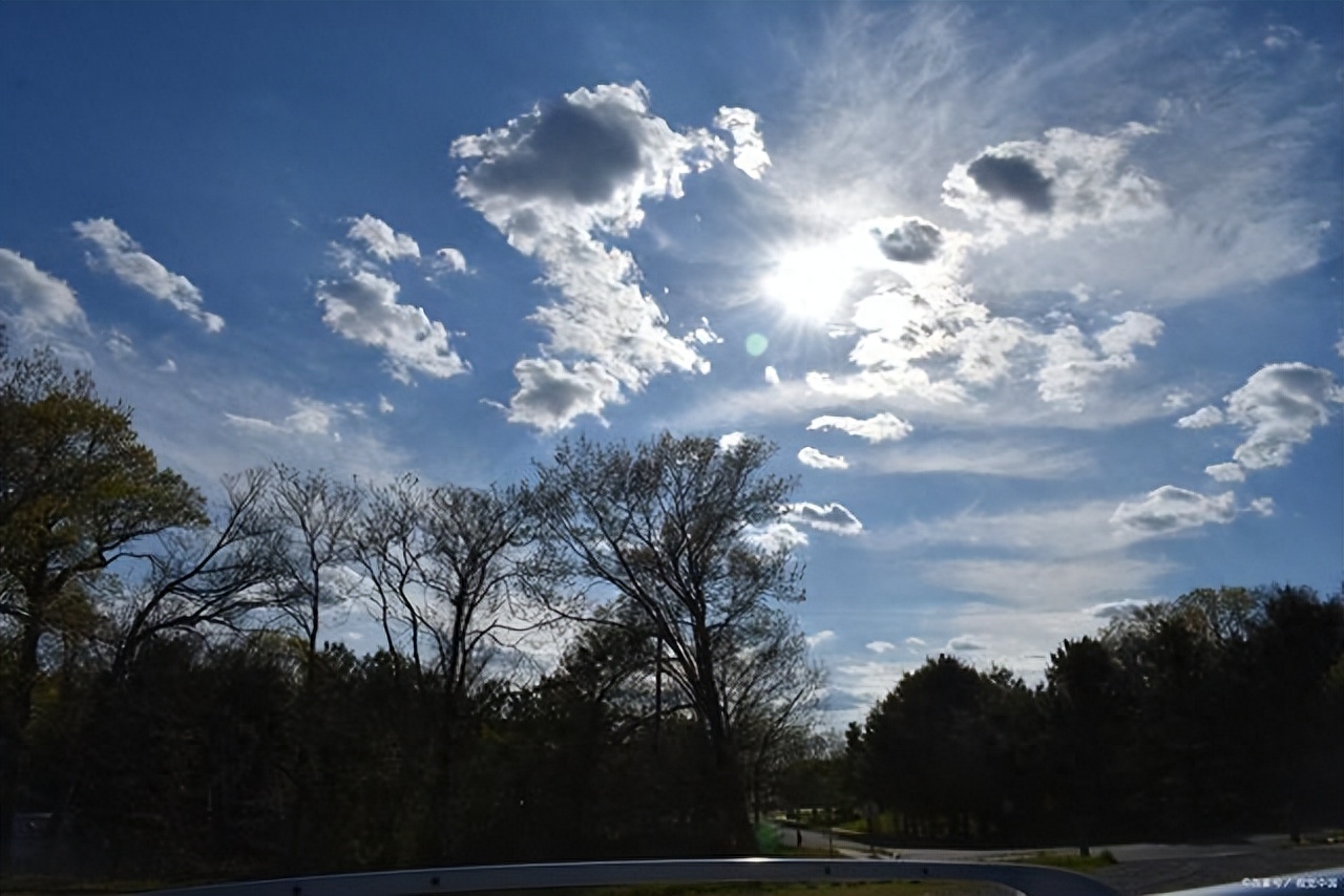 生病发朋友圈的句子（生病给自己正能量文案）(图1)