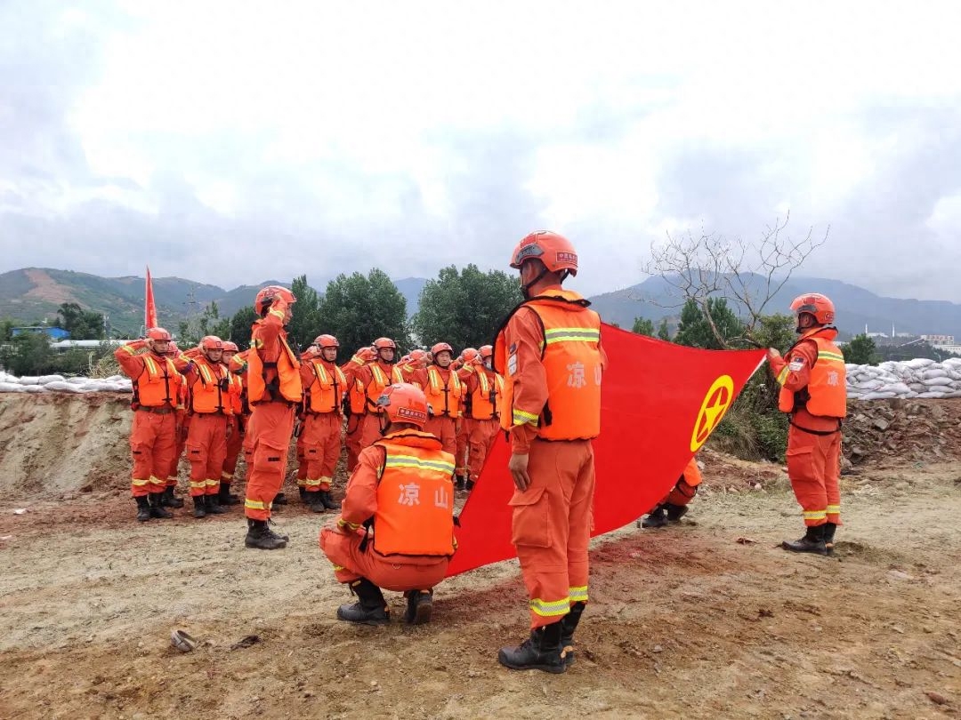 时光不老，青春正好 | 恰风华正茂，无悔火焰青春(图2)