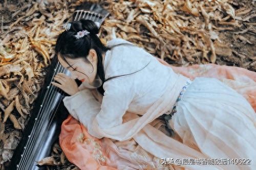 77句千古流传的相思名句：玲珑骰子安红豆，入骨相思知不知！(图2)