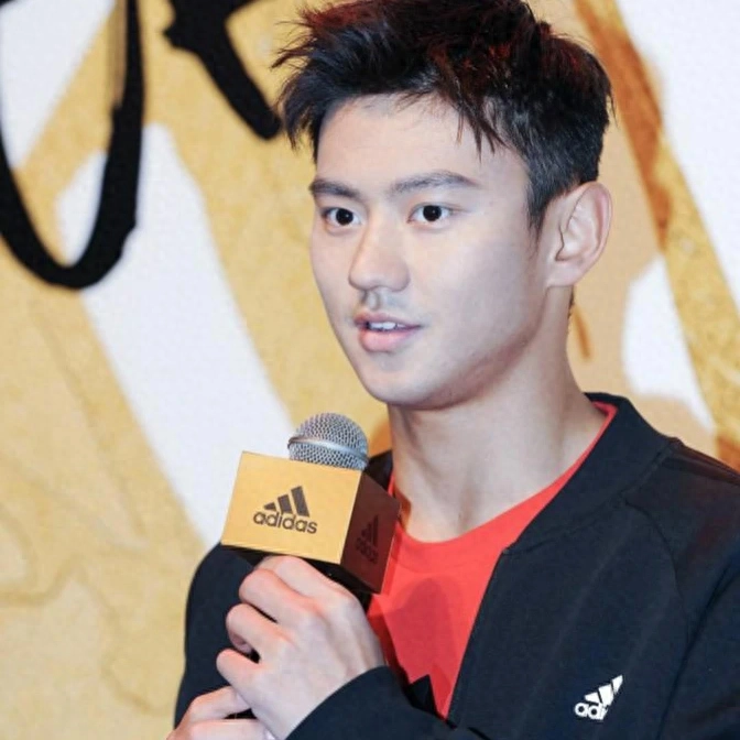 在人生的旅途中，我们如同漂流在广阔的海洋中经历风浪享受阳光。(图2)