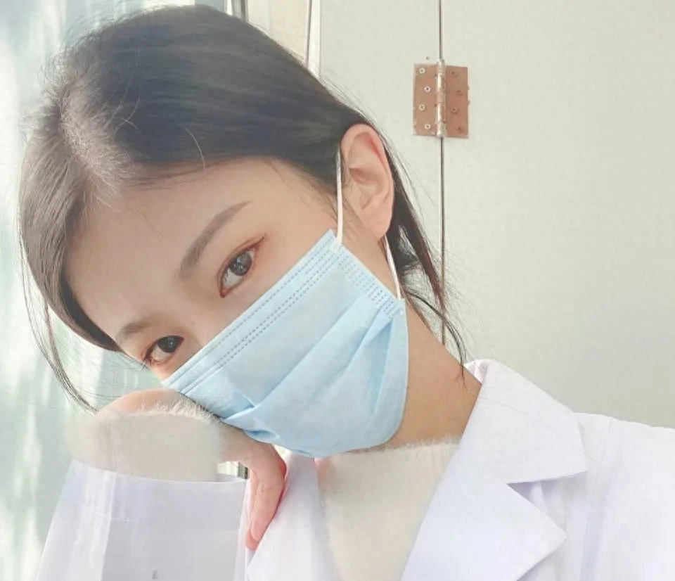 自拍照了那么多，发圈文案想好了吗？(图2)