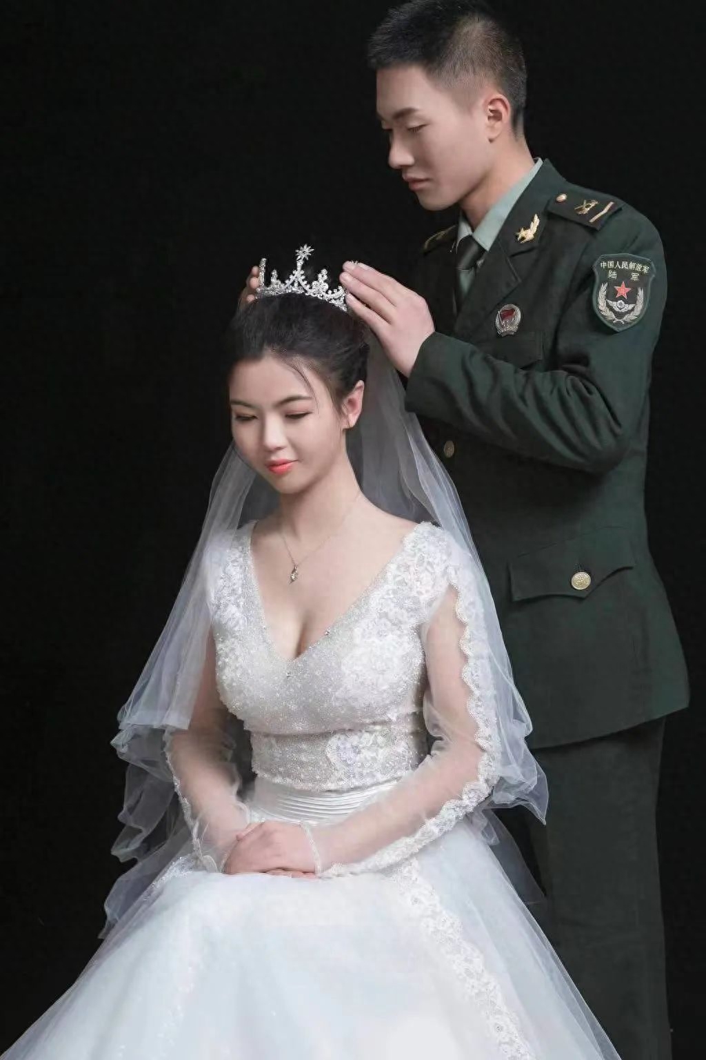 兵哥在病床上写的情书，军恋的人不忍看(图1)