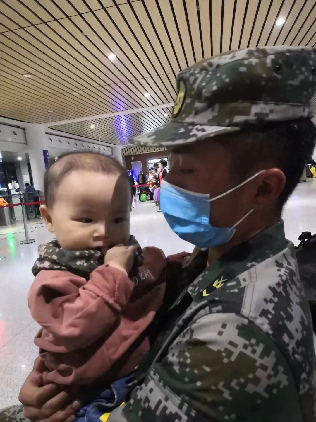 兵哥在病床上写的情书，军恋的人不忍看(图16)