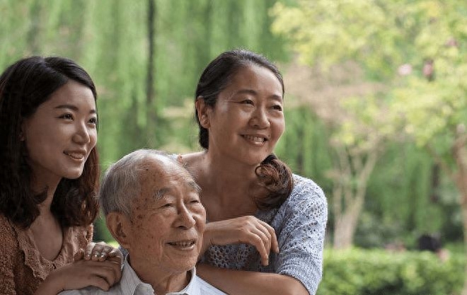 儿媳想回去看望生病的父亲，老公不让，婆婆的做法让人叫好(图7)