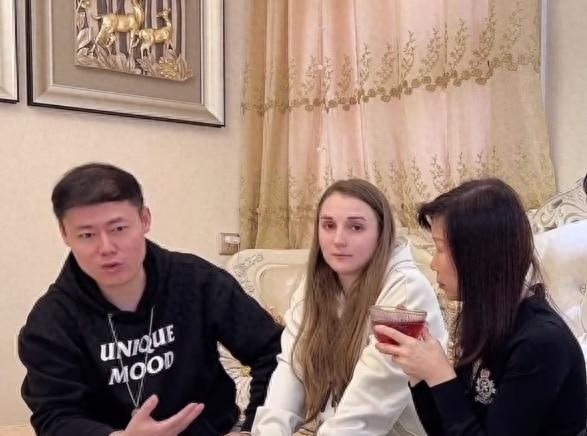 儿媳想回去看望生病的父亲，老公不让，婆婆的做法让人叫好(图11)