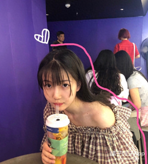 高知美少女网红照片翻车！首秀直播真颜判若两人，算“诈骗”吧？(图2)