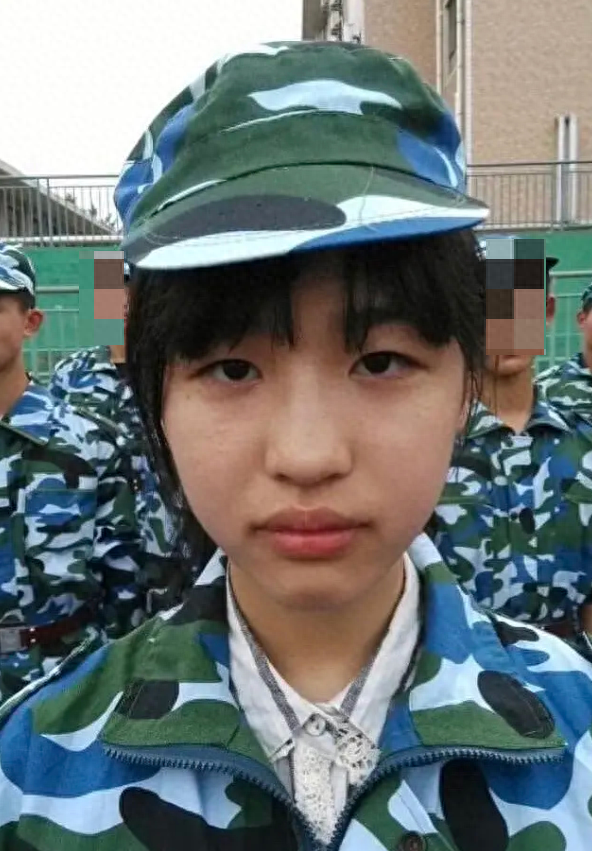 高知美少女网红照片翻车!首秀直播真颜判若两人,算“诈骗”吧?(图94) 高知美少女网红照片翻车!首秀直播真颜判若两人,算“诈骗”吧?(图94)