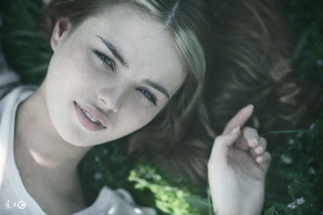 励志短语：现实无辜的装着纯情说着狠话，无情掠夺着残留着的温柔(图2)