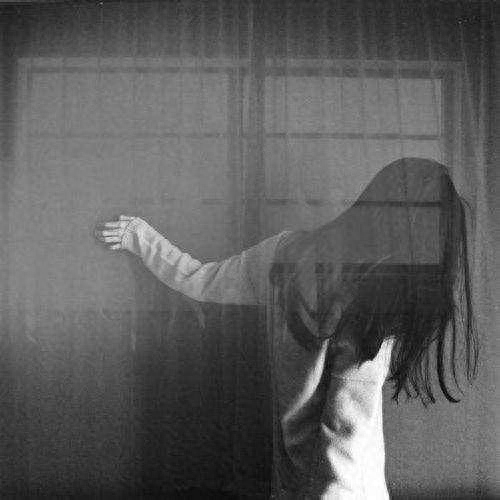 伤感签名，你想来就来，想走就走，是你太随意，还是我太宽容(图2)