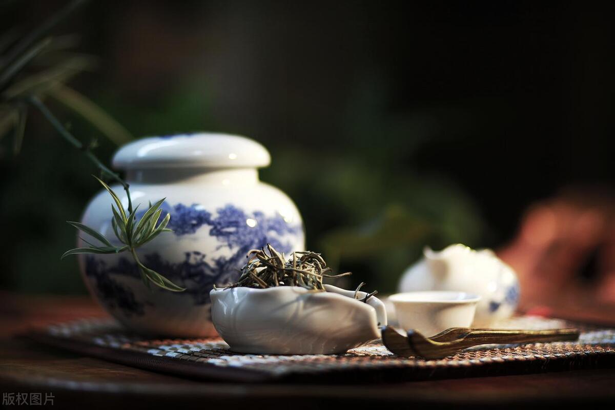 在唐诗宋词的花园里，茶是一朵琪花瑶草，袅袅茶香与茶韵流淌千年(图37)