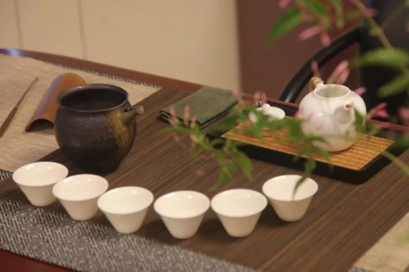 在唐诗宋词的花园里，茶是一朵琪花瑶草，袅袅茶香与茶韵流淌千年(图41)