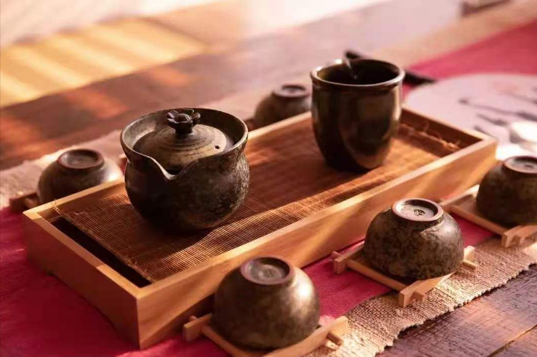 在唐诗宋词的花园里，茶是一朵琪花瑶草，袅袅茶香与茶韵流淌千年(图45)