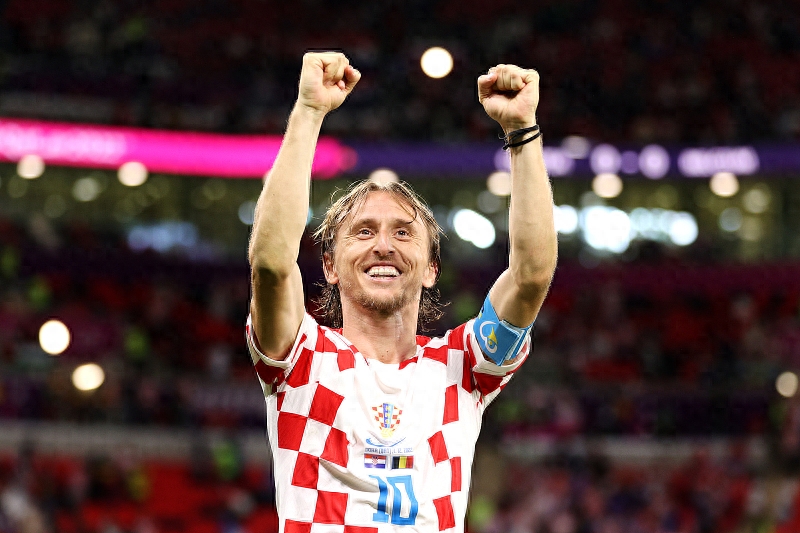 青春终将散场，传奇永恒定格，一代巨星带着未竟的梦想告别舞台(图1)