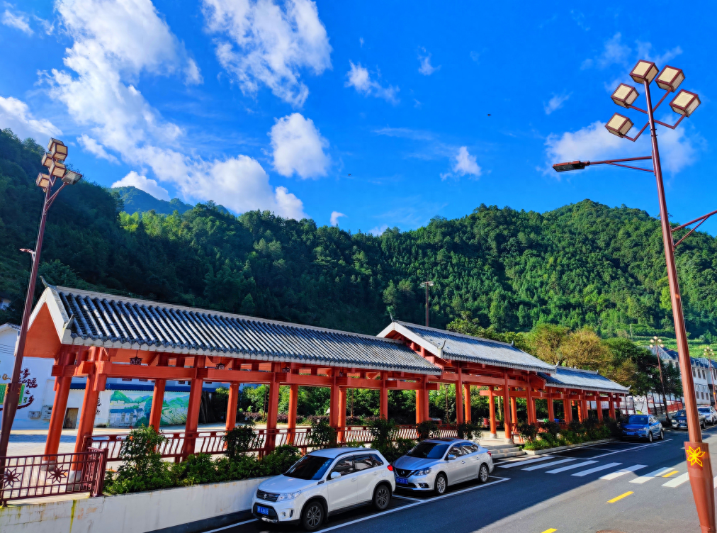 《乡村文艺》专栏 l 《记瑶山行·和朋友诗一首》（五言律诗）选登(图3)