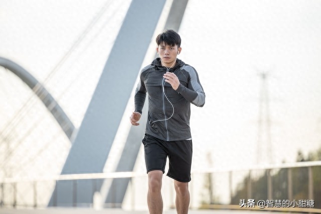 向梦想致敬，为自己奔跑(图2)