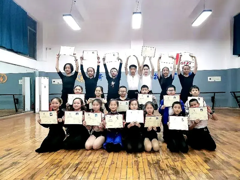 标题：拉丁舞：热情的火焰，无尽的魅力(图4)