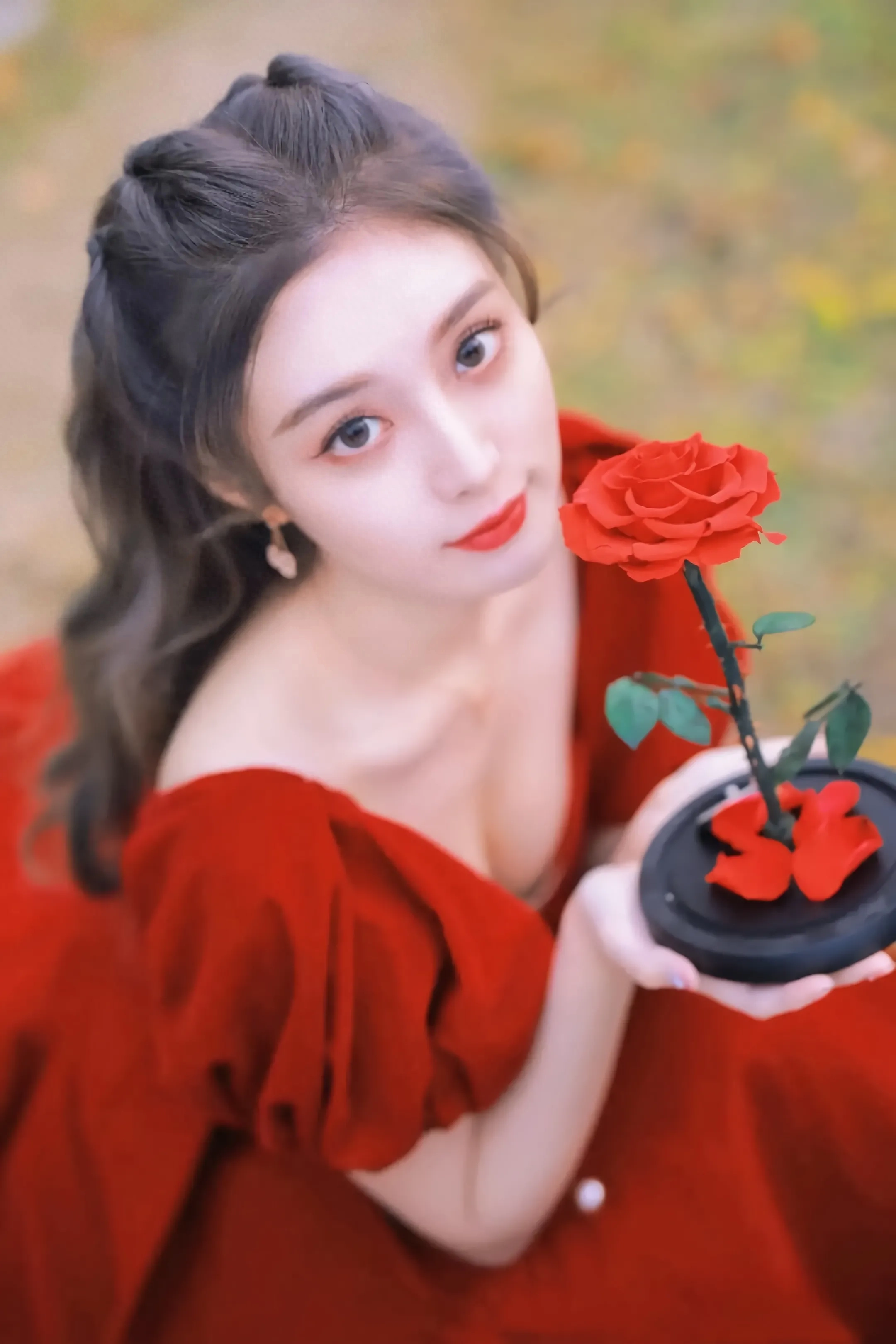 唯美写真：红玫瑰，捧在手掌，感受温柔的触感(图5)