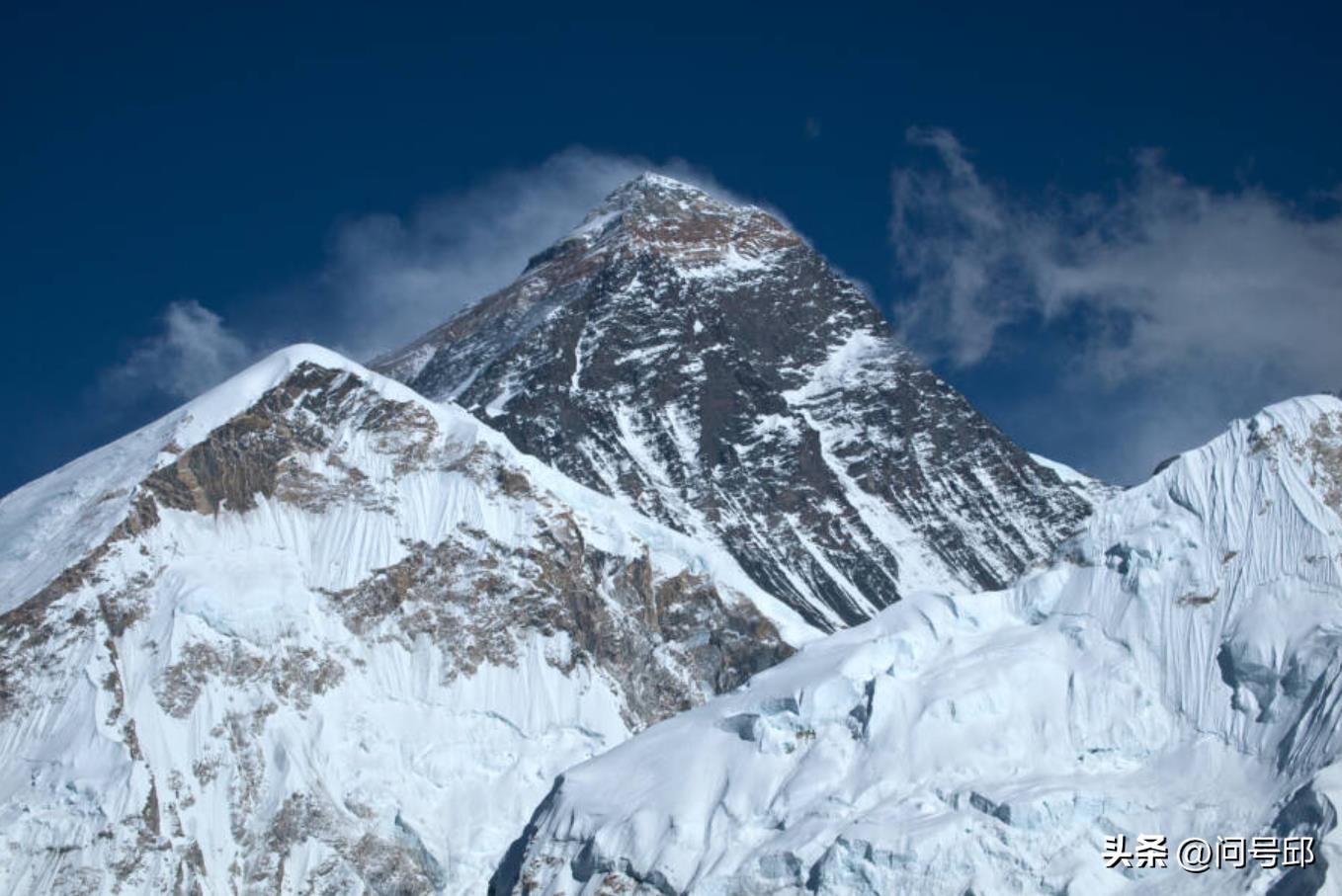 首批登上珠峰的两名不同国家登山者，亲历了人类征服大自然的魄力(图4)