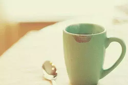 有些寂寞孤独的伤感说说，愿走散的人们再也不相逢(图2)