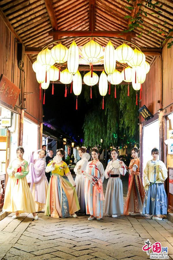 当国风遇见夜周庄 又见千年古镇人间烟火气(图10)