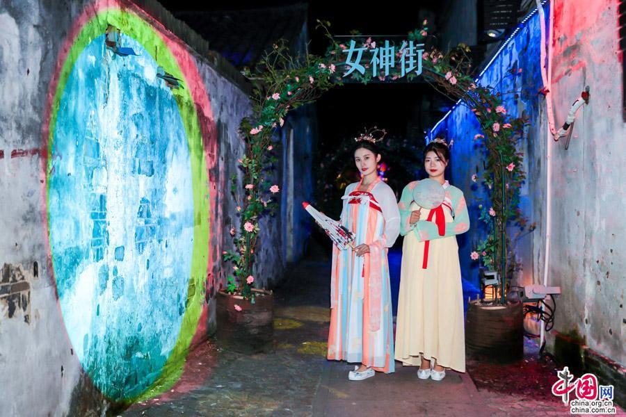 当国风遇见夜周庄 又见千年古镇人间烟火气(图12)