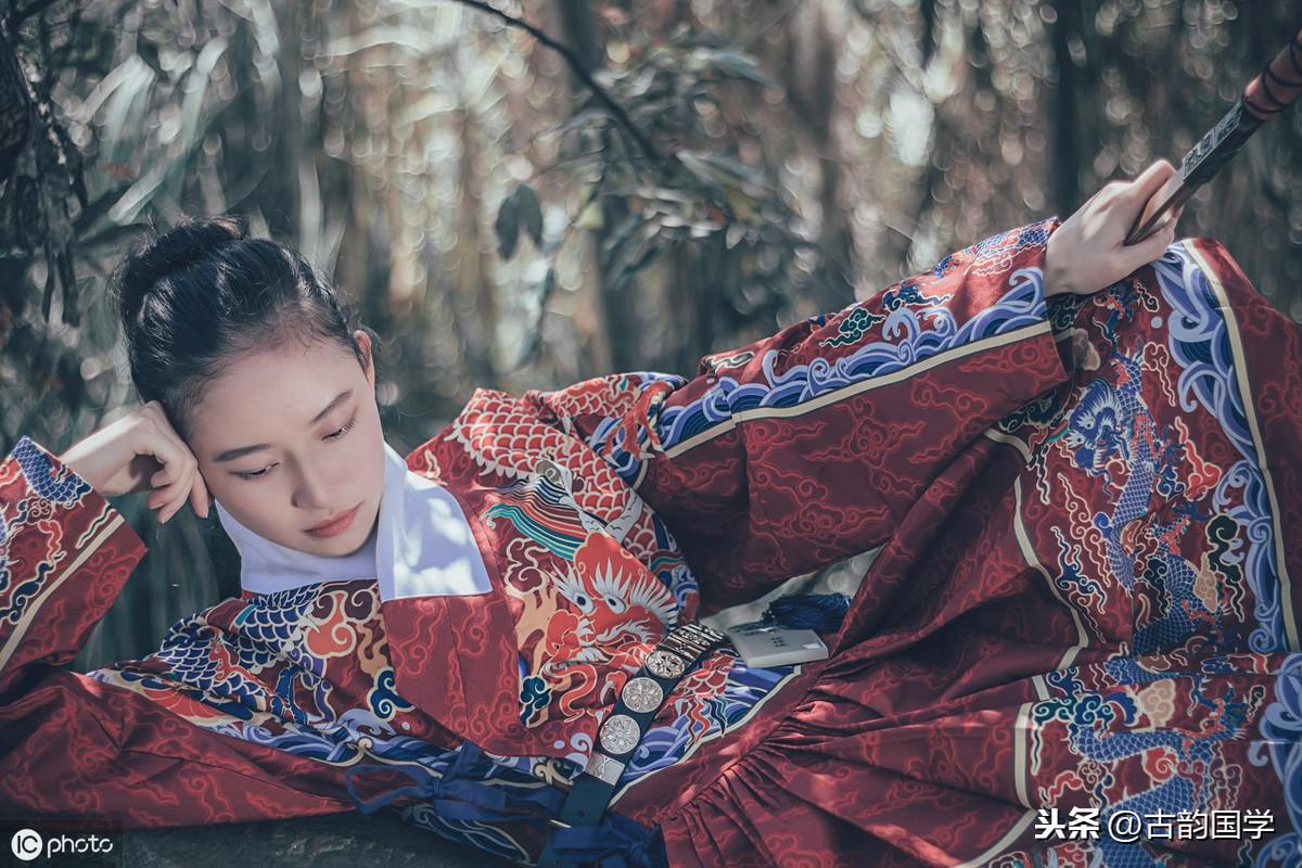 《诗经》中醉美的36个句子，读过会唇齿留香的(图3)